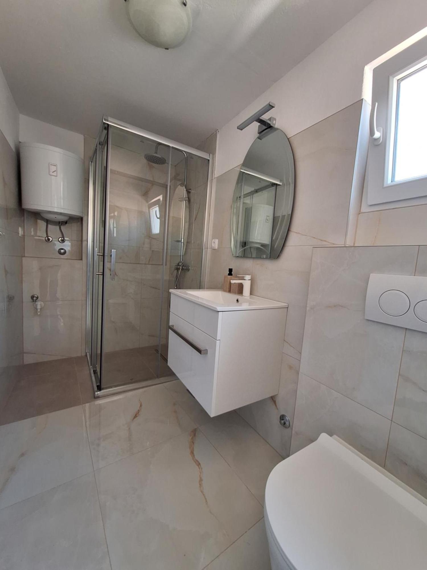 Apartman Graciela Perfect Location Gradac กราดัซ ภายนอก รูปภาพ