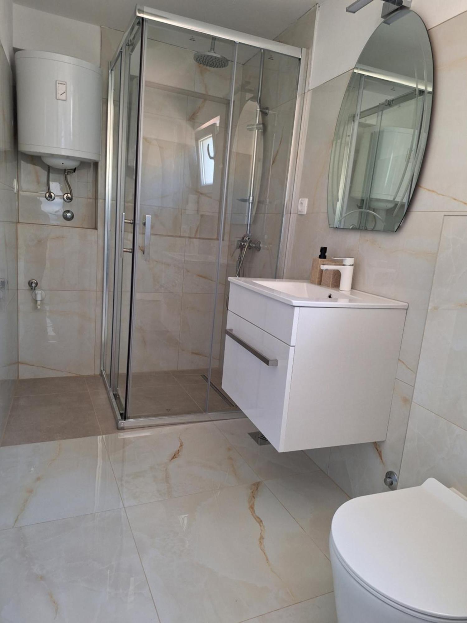 Apartman Graciela Perfect Location Gradac กราดัซ ภายนอก รูปภาพ